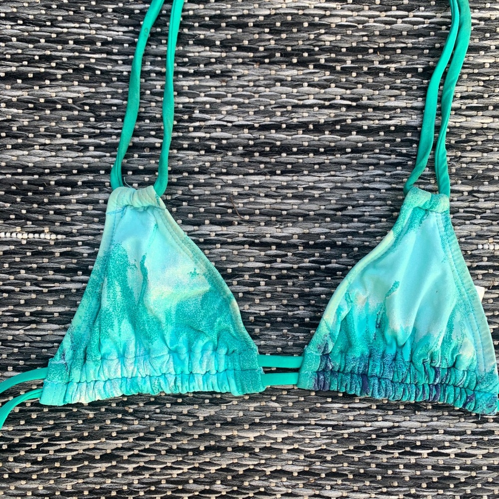 Swim top!